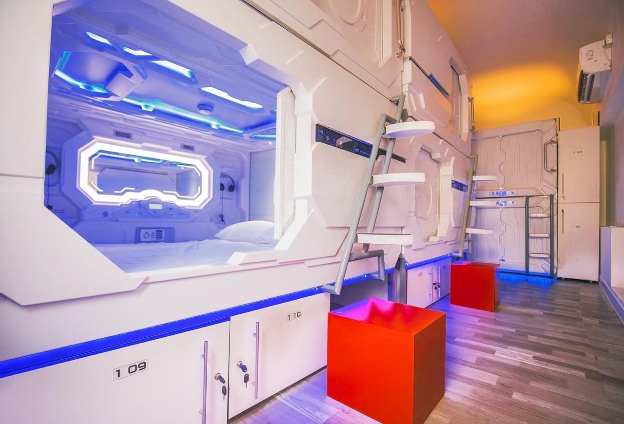 The Capsule Hotel コロンボ エクステリア 写真