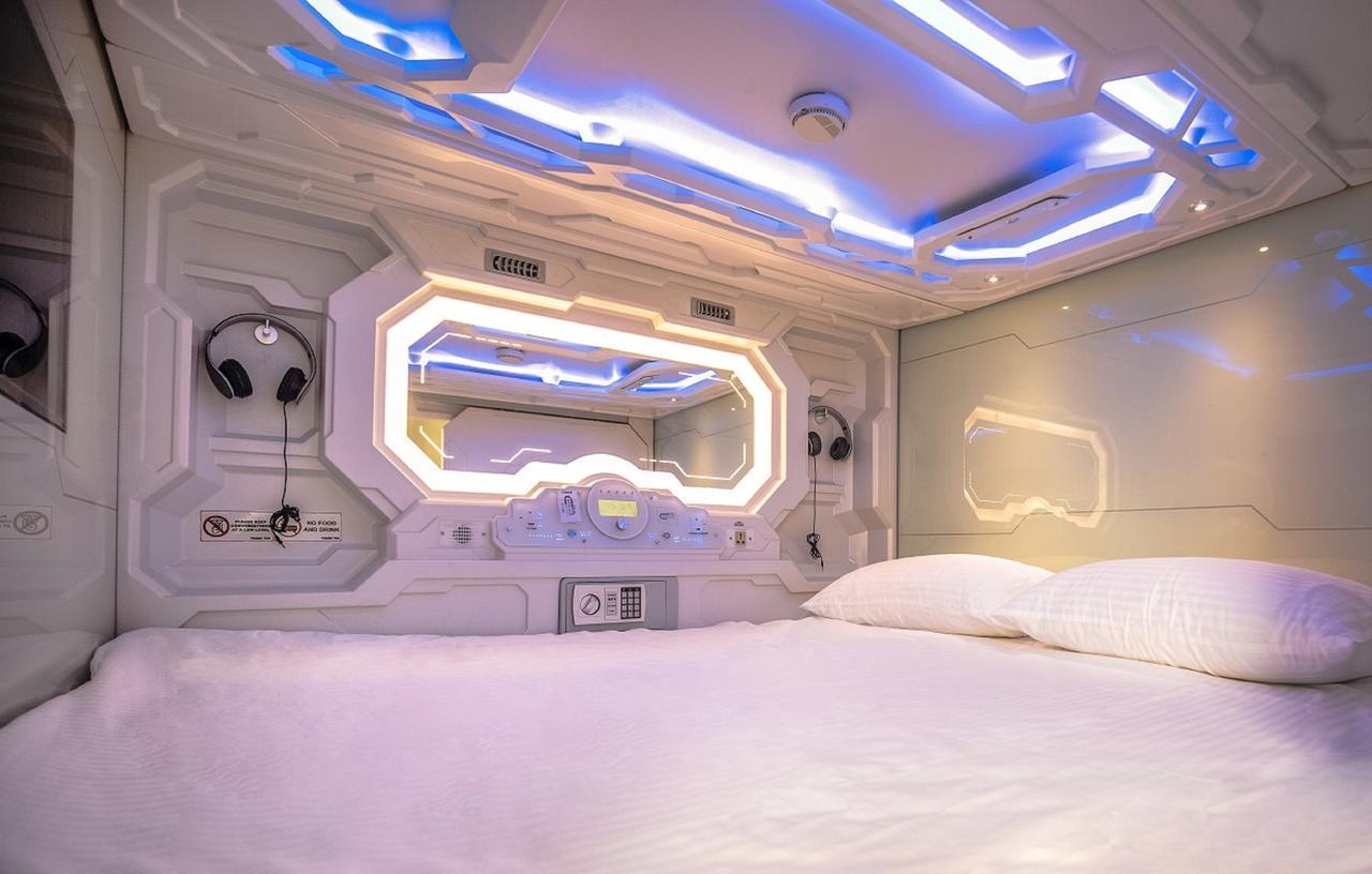 The Capsule Hotel コロンボ エクステリア 写真