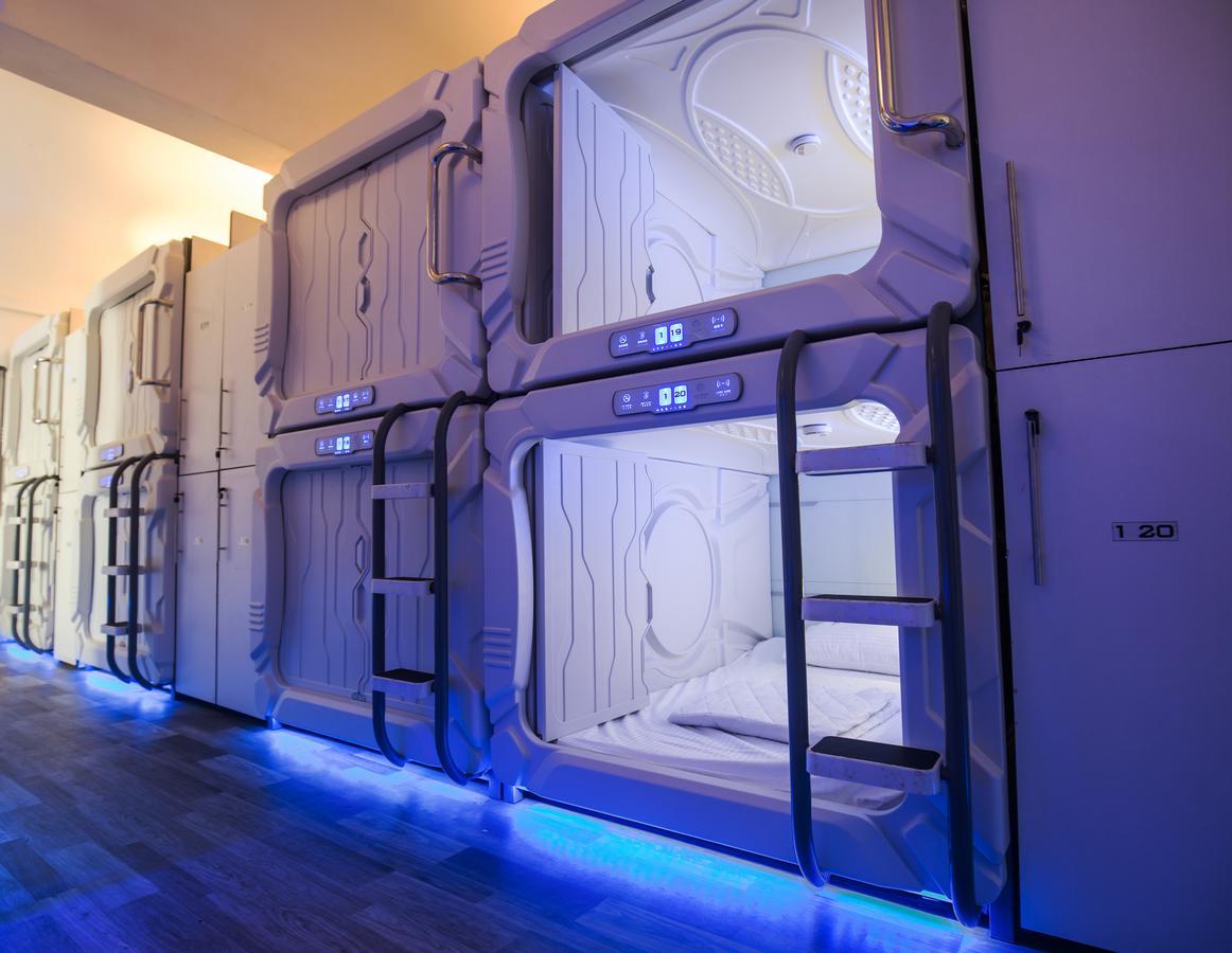 The Capsule Hotel コロンボ エクステリア 写真